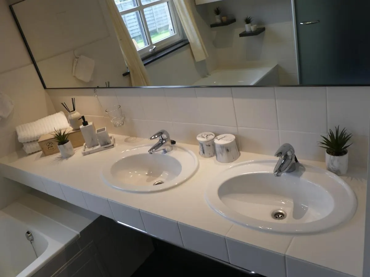 Vakantiewoning De Nachtegaal Ostende 0*,  Belgique